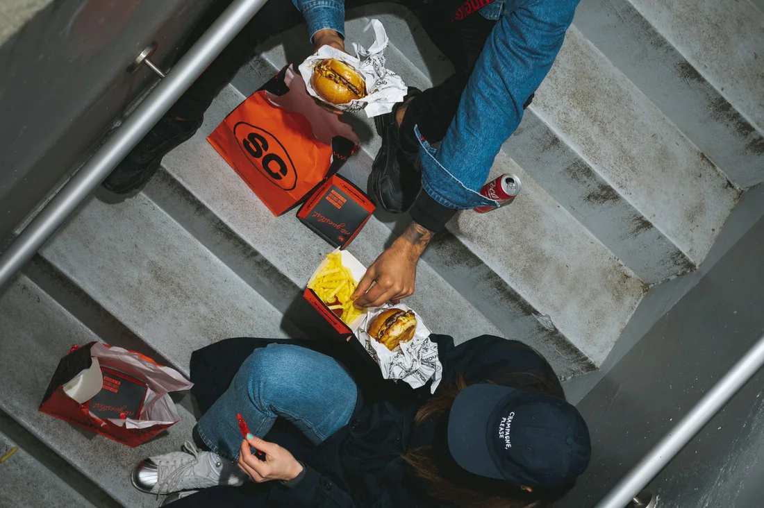 SmashClub delivery on the stairs